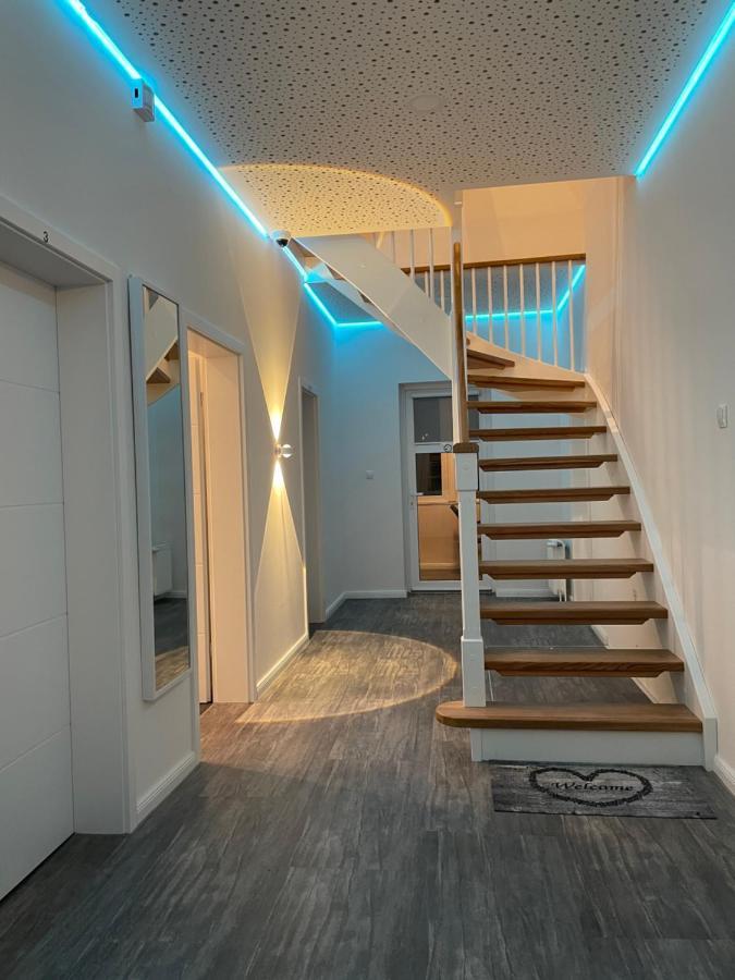 Citygluecknms - Direkt Am Bahnhof Und Einkaufszentrum Neumünster Kültér fotó