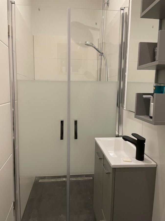 Citygluecknms - Direkt Am Bahnhof Und Einkaufszentrum Neumünster Kültér fotó